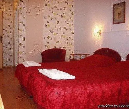 Готель Ani 3*